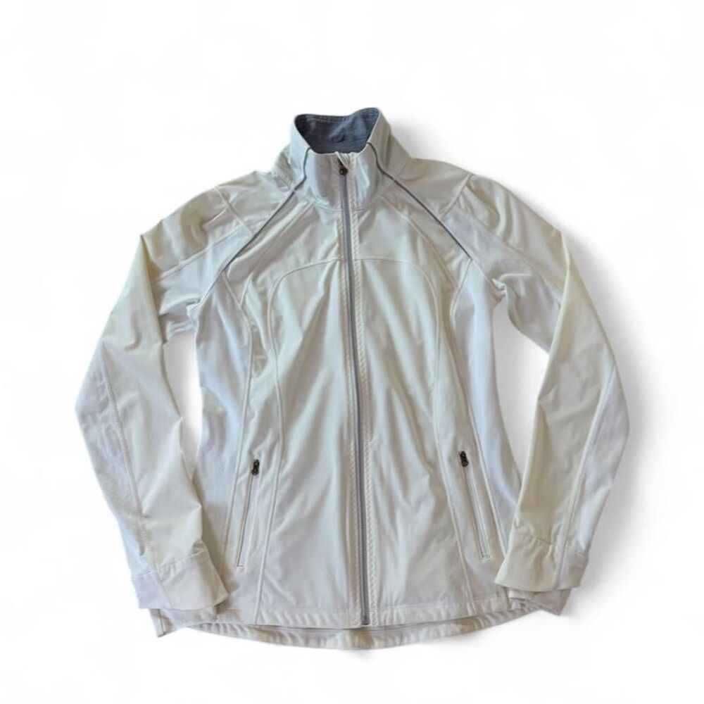 Lululemon Define BBL jacket in cream/eggshell colorway